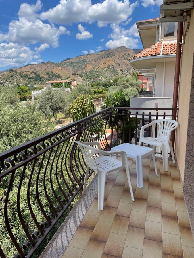 Апартаменты Pipa'S Suntrap Таормина Экстерьер фото
